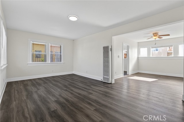 Detail Gallery Image 10 of 38 For 1300 W 90th St, Los Angeles,  CA 90044 - 6 Beds | 3 Baths