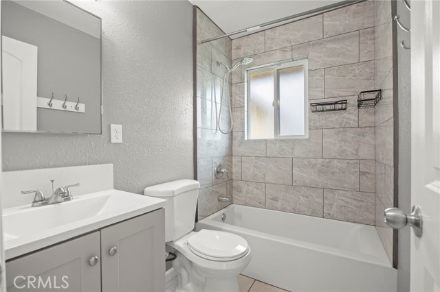 Detail Gallery Image 12 of 28 For 4905 S J St, Oxnard,  CA 93033 - 4 Beds | 2 Baths