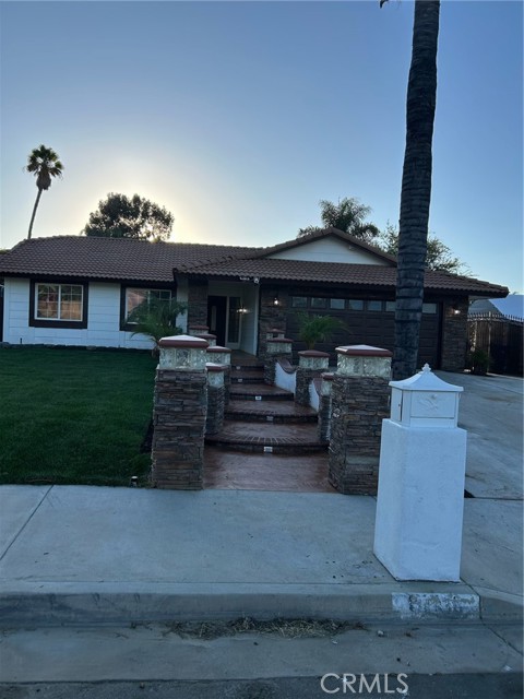 8138 Camelot Road, Riverside CA: https://media.crmls.org/medias/d2d7f63e-1f7b-4988-9c48-2dede623974c.jpg