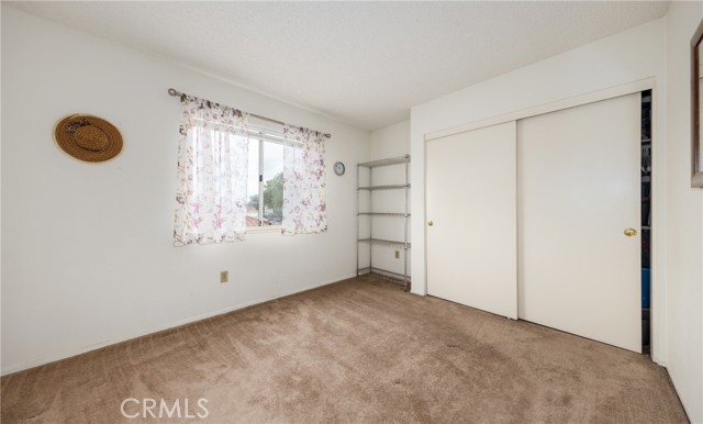 Detail Gallery Image 24 of 27 For 1228 W Woodcrest Street, Bloomington,  CA 92316 - 5 Beds | 2/1 Baths