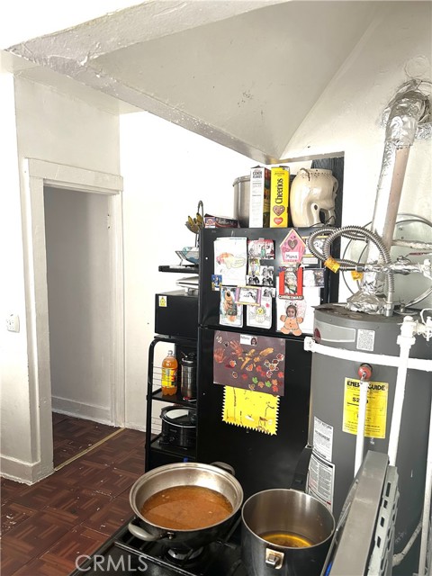 146 E 45th Street, Los Angeles CA: https://media.crmls.org/medias/d2d8585e-155b-45da-a8d1-f7658d10057d.jpg