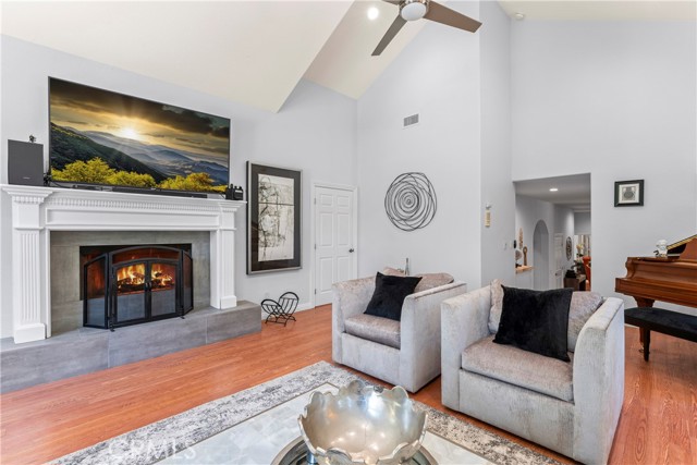 Detail Gallery Image 18 of 55 For 27312 Little Bear Rd, Lake Arrowhead,  CA 92391 - 4 Beds | 4/1 Baths