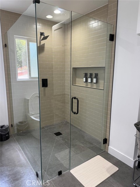 22237 Buena Ventura Street, Woodland Hills CA: https://media.crmls.org/medias/d2d984c6-8857-4dbc-b184-064a43829b44.jpg