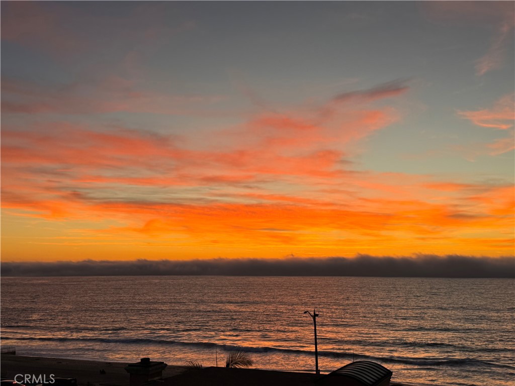 https://media.crmls.org/medias/d2db3185-6ab7-44b4-b477-51f638808ce8.jpg?preset=X-Large