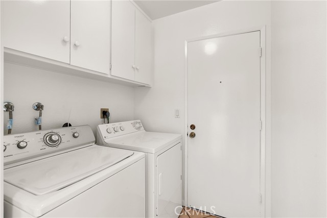 Detail Gallery Image 21 of 52 For 21941 Oceanview Ln, Huntington Beach,  CA 92646 - 4 Beds | 2/1 Baths