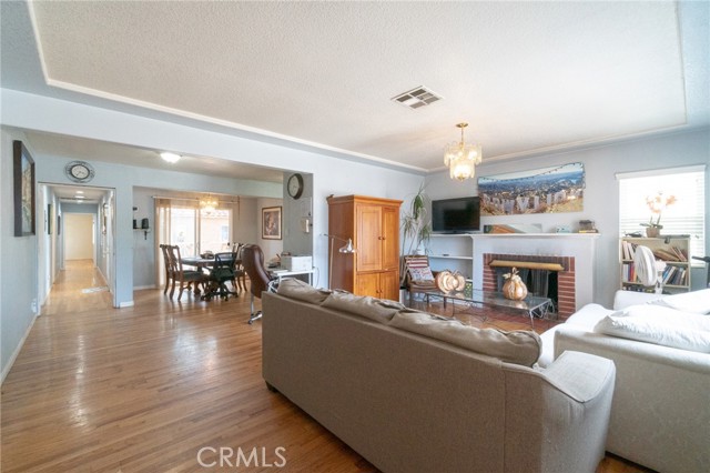 14421 Chatsworth Drive photo 5