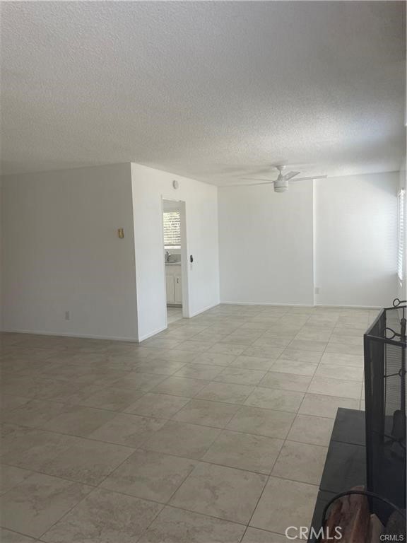 Detail Gallery Image 10 of 19 For 730 Amigos Way #1,  Newport Beach,  CA 92660 - 2 Beds | 2 Baths