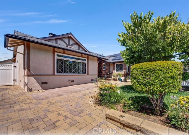 1461 E Grovecenter Street, Covina CA: https://media.crmls.org/medias/d2dc12a9-2ac7-42d4-a009-0e263accd89e.jpg