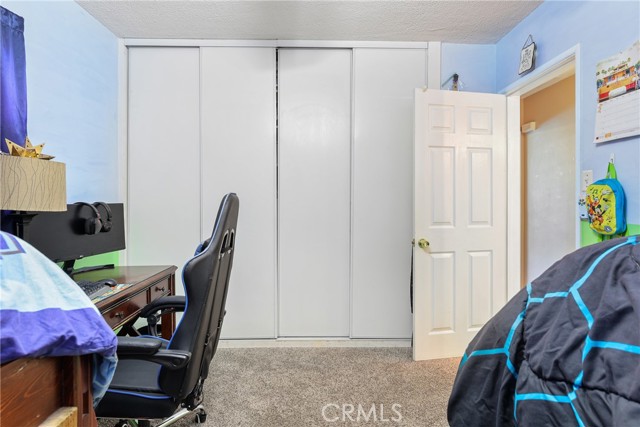 1992 Raymond Avenue, Signal Hill CA: https://media.crmls.org/medias/d2dc435d-643e-4880-88d9-e270d0608812.jpg