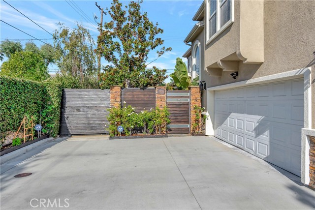 Detail Gallery Image 46 of 52 For 2459 Elden, Costa Mesa,  CA 92627 - 4 Beds | 4 Baths