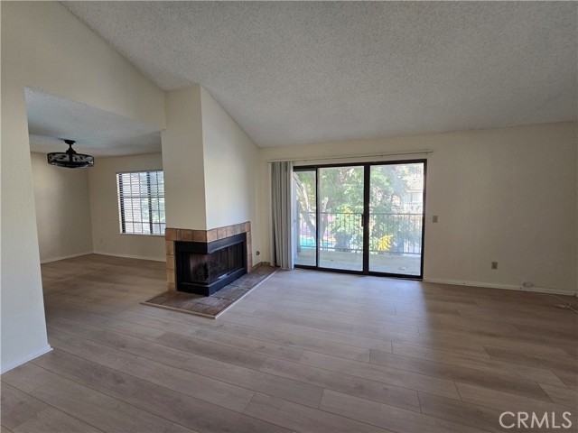 Detail Gallery Image 3 of 21 For 600 Central Ave #386,  Riverside,  CA 92507 - 3 Beds | 2 Baths