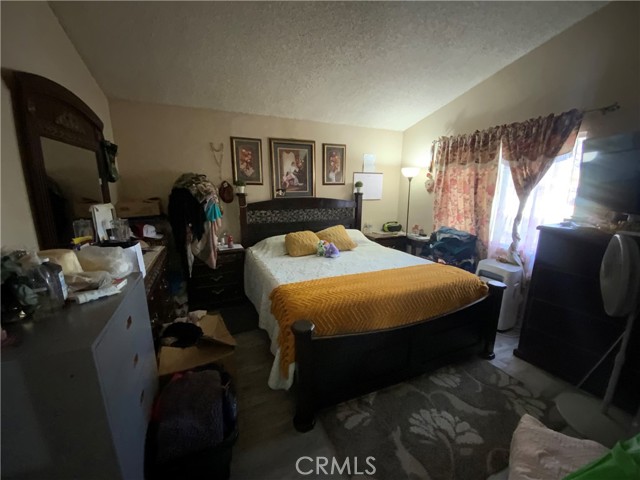 Detail Gallery Image 12 of 20 For 15696 Paine St #24,  Fontana,  CA 92336 - 4 Beds | 2/1 Baths