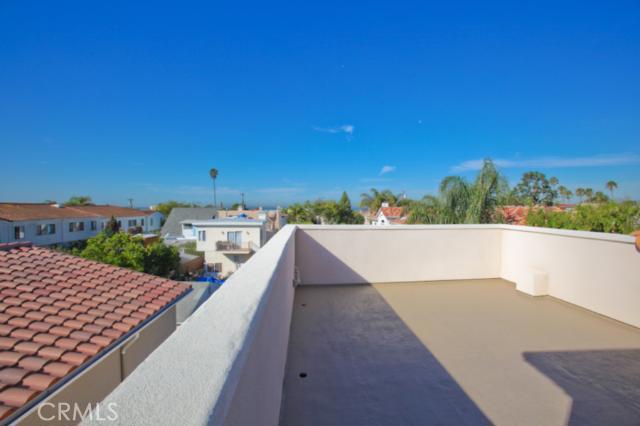 215 Irena Avenue, Redondo Beach, California 90277, 4 Bedrooms Bedrooms, ,3 BathroomsBathrooms,Residential,Sold,Irena,S11023009