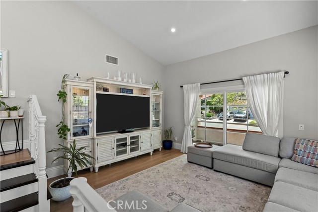 Detail Gallery Image 14 of 75 For 25880 Parma Ct, Valencia,  CA 91355 - 4 Beds | 3 Baths