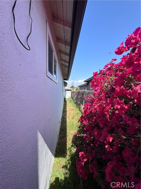 15407 S Visalia Avenue, Compton CA: https://media.crmls.org/medias/d2dfab09-49ad-4f52-9dfd-8d548265a779.jpg