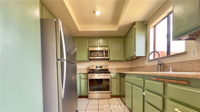 Detail Gallery Image 10 of 26 For 1133 S Paula Dr #7,  Fullerton,  CA 92833 - 2 Beds | 2/1 Baths