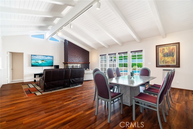 Detail Gallery Image 14 of 44 For 900 N California St, Burbank,  CA 91505 - 3 Beds | 2 Baths
