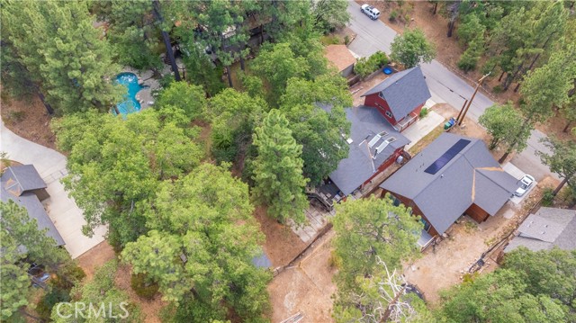 793 Knight Avenue, Big Bear Lake CA: https://media.crmls.org/medias/d2e0c3dd-e9af-47a6-a0a8-7800b2fbaa57.jpg