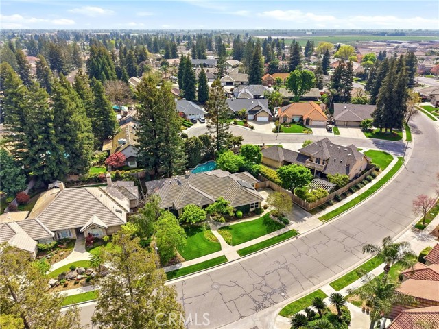 Detail Gallery Image 9 of 61 For 2134 Cottonwood Cir, Visalia,  CA 93277 - 4 Beds | 3 Baths