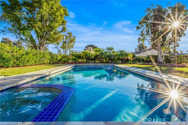 Detail Gallery Image 10 of 42 For 428 San Lucas Dr, Solana Beach,  CA 92075 - 4 Beds | 2 Baths