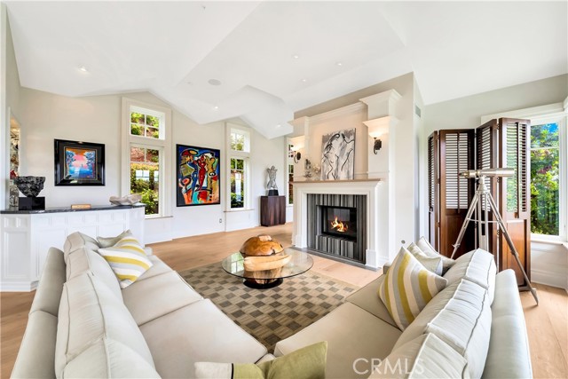 Detail Gallery Image 14 of 65 For 803 Gainsborough Dr, Laguna Beach,  CA 92651 - 3 Beds | 3/1 Baths