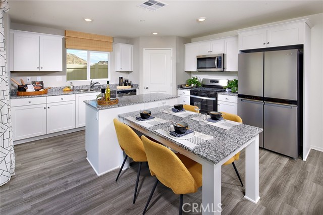 Detail Gallery Image 7 of 13 For 30504 Genesis Ct, Winchester,  CA 92596 - 3 Beds | 2/1 Baths