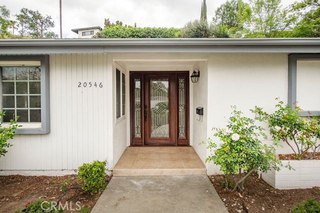 Detail Gallery Image 2 of 37 For 20546 Miranda Pl, Woodland Hills,  CA 91367 - 3 Beds | 2 Baths