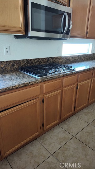 Detail Gallery Image 9 of 30 For 31060 Desert View Ct, Menifee,  CA 92584 - 5 Beds | 3/1 Baths