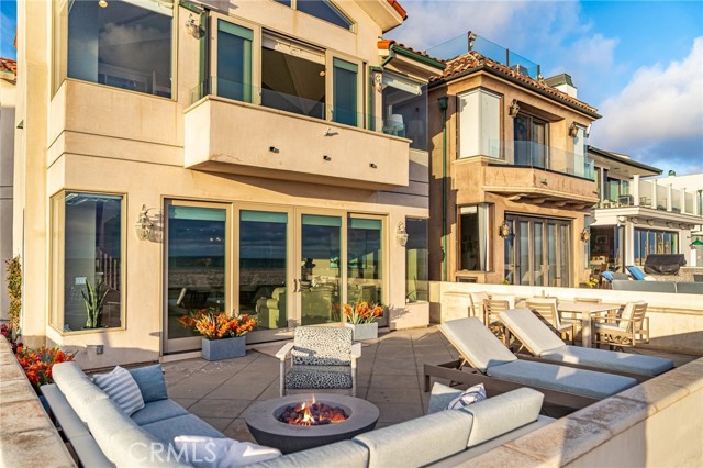 Detail Gallery Image 37 of 47 For 6610 W Oceanfront, Newport Beach,  CA 92663 - 3 Beds | 3/1 Baths