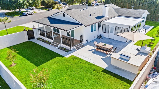 18011 Theodora Drive, Tustin CA: https://media.crmls.org/medias/d2e2db8d-0bc4-4824-9d1e-82fca85a1c32.jpg