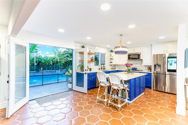 2718 N Wright Street, Santa Ana CA: https://media.crmls.org/medias/d2e36b93-eab8-44b1-965f-c854a5a3f437.jpg