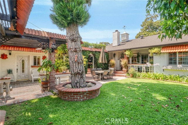 Detail Gallery Image 44 of 59 For 19120 Hartland St, Reseda,  CA 91335 - 5 Beds | 3 Baths