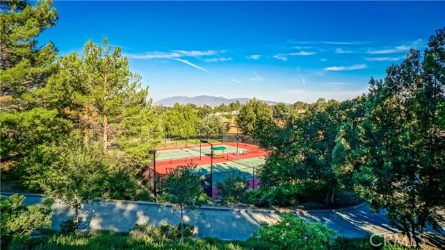 Detail Gallery Image 36 of 38 For 24522 Windsor Dr a,  Valencia,  CA 91355 - 3 Beds | 2/1 Baths