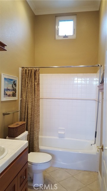 Detail Gallery Image 2 of 4 For 21171 B Lochlea Ln, Huntington Beach,  CA 92646 - 1 Beds | 1 Baths