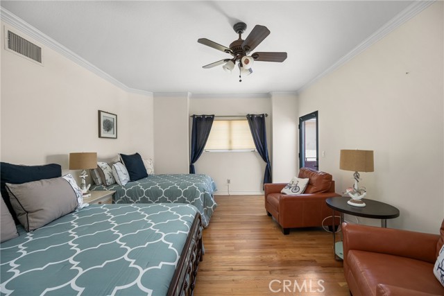 6915 E Seaside, Long Beach CA: https://media.crmls.org/medias/d2e4ae95-0bbe-4e73-bd10-cf79c94d36fd.jpg