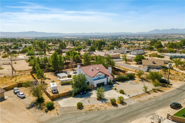 Detail Gallery Image 2 of 53 For 19161 Tecumseh Rd, Apple Valley,  CA 92307 - 5 Beds | 3 Baths