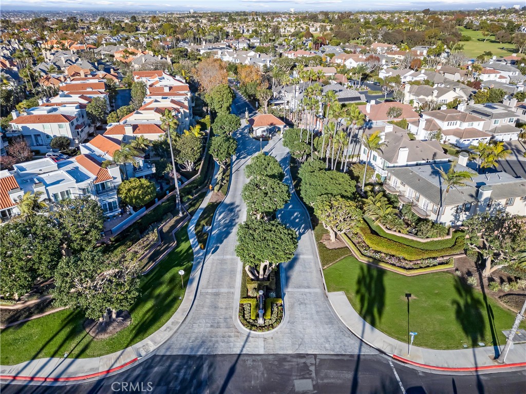 https://media.crmls.org/medias/d2e5791e-8012-4df9-8ae1-e00146564d42.jpg?preset=X-Large