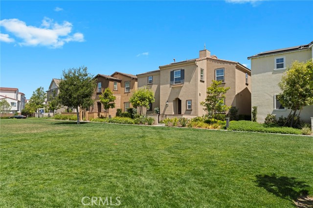 8729 Roving Place, Chino CA: https://media.crmls.org/medias/d2e5e3ae-ddfc-4ebc-97ed-51b7ff089b11.jpg