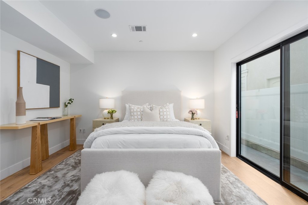 D2e6063d 06d8 4472 Bbdc 2886d6b21290