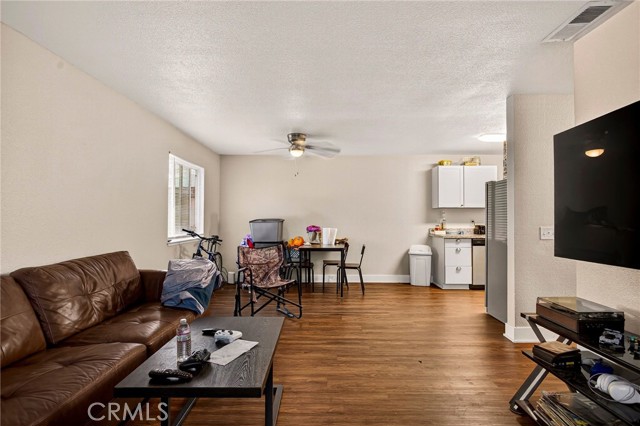 Detail Gallery Image 11 of 27 For 703 W 2nd, Chico,  CA 95926 - – Beds | – Baths