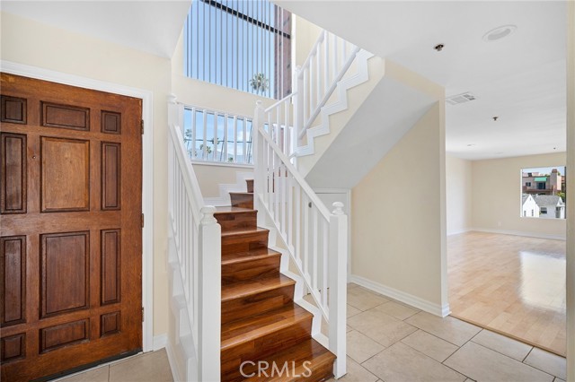 Detail Gallery Image 16 of 35 For 1165 Linden Ave a,  Glendale,  CA 91201 - 3 Beds | 3/1 Baths