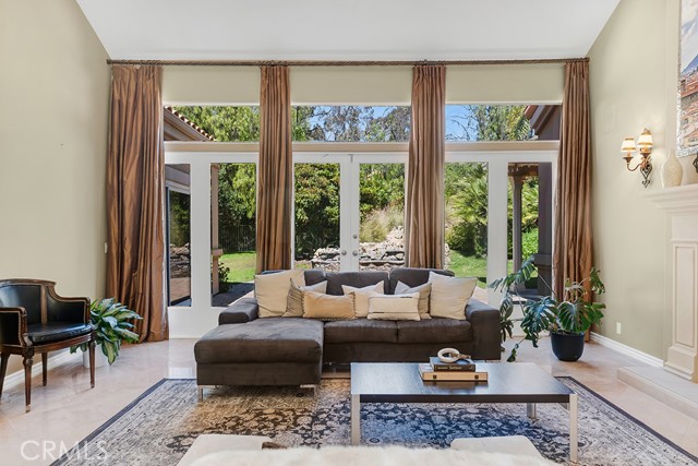 Detail Gallery Image 8 of 60 For 4228 Saddlecrest Ln, Westlake Village,  CA 91361 - 4 Beds | 3/1 Baths