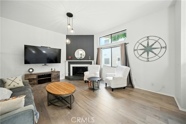 14937 Sherman Way, Van Nuys CA: https://media.crmls.org/medias/d2e722d4-3003-44dd-bddb-5ba323281dd8.jpg