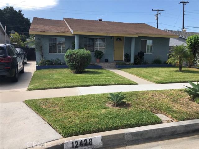 12428 212th St, Lakewood, CA 90715