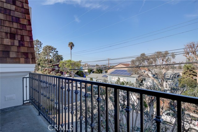 234 Larsson Street, Manhattan Beach, California 90266, 3 Bedrooms Bedrooms, ,2 BathroomsBathrooms,Residential,Sold,Larsson,SB21188200