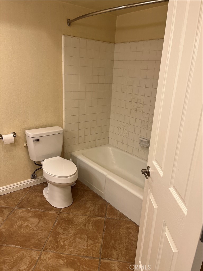 https://media.crmls.org/medias/d2e9a69d-2c49-4d3b-a442-be06a46ce4d1.jpg?preset=X-Large