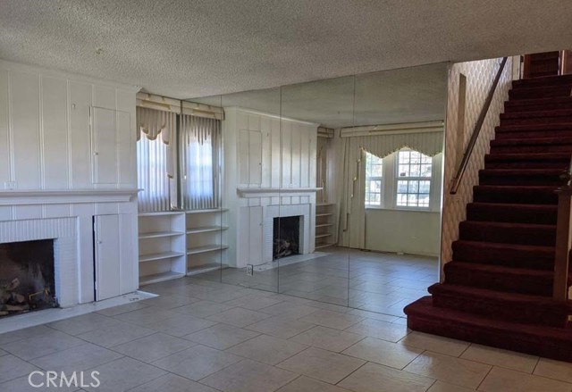 Detail Gallery Image 2 of 7 For 332 W Laurel, Compton,  CA 90220 - 5 Beds | 3 Baths