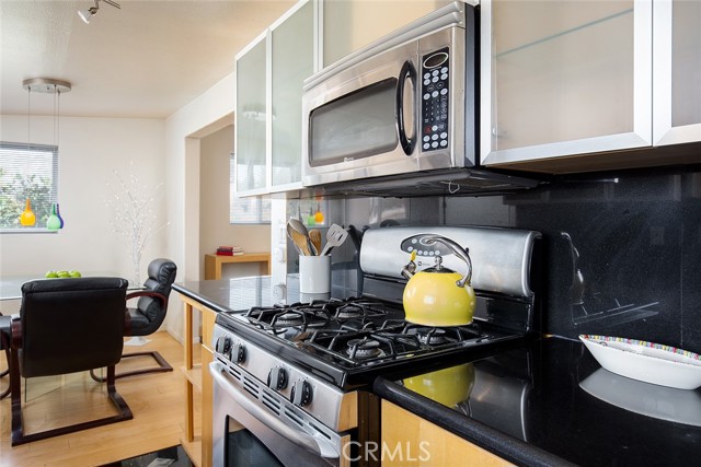 301 N Hudson Avenue, Pasadena CA: https://media.crmls.org/medias/d2ead7c2-a91e-4e53-bc38-14f82d01cf82.jpg