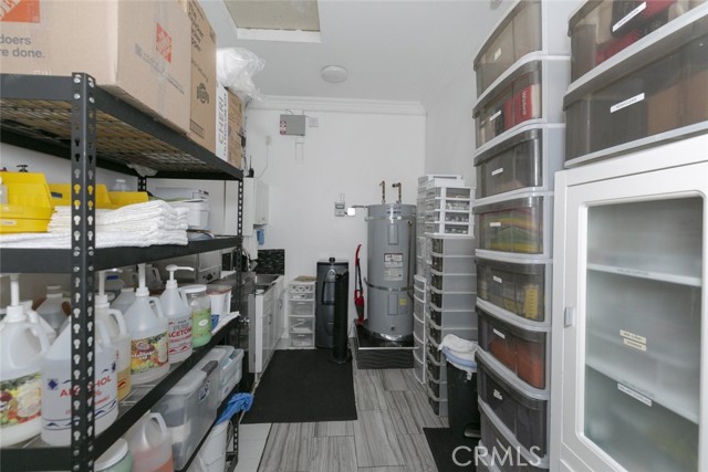 13041 Victory, Valley Glen CA: https://media.crmls.org/medias/d2eaf723-8951-40cc-b01f-09c2d2015ab7.jpg