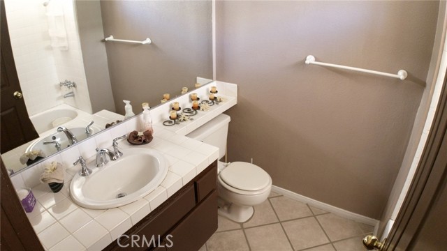 Detail Gallery Image 8 of 8 For 559 Eaton St, Corona,  CA 92879 - 3 Beds | 2 Baths
